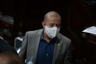 Bancada Winaq llama la atención a diputado Aldo Dávila