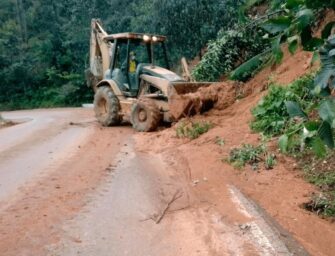 Realizan trabajos para habilitar carretera en Alta Verapaz