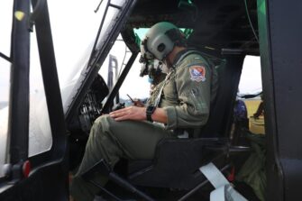 El Salvador envía dos helicópteros a Guatemala como parte de la ayuda por emergencia de Eta
