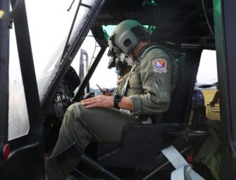 El Salvador envía dos helicópteros a Guatemala como parte de la ayuda por emergencia de Eta