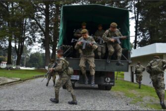 Militares accidentados transportaban ayuda humanitaria