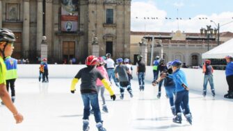 Cancelan pista de hielo en parque de ciudad de Guatemala