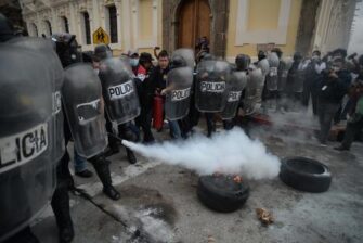 PNC indica quiénes son los hombres que usaban extintores en manifestación