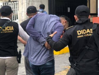 Acusados de vender armas ilícitas