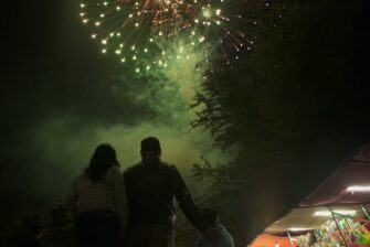 Ocho comunidades de Sanarate disfrutan de noches llenas de color