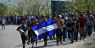 Anuncian llegada de caravana de 2 mil hondureños al país