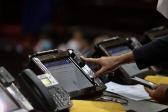 VACUNAS | ¿Qué conocen de urgencia hoy los diputados?