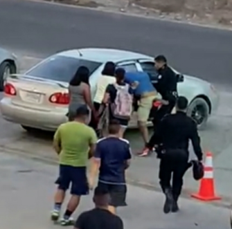 Hombre es capturado cuando golpeaba a una mujer