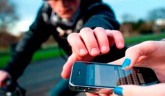 Ladrón de celulares captado en video en Cobán