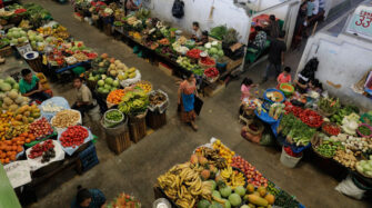 Horario para mayores de 60 años en mercados de la capital