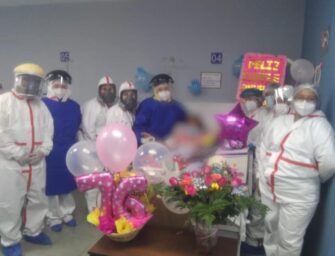Paciente de 76 años celebra su cumpleaños en Hospital Covid-19