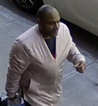 Sospechoso de haber golpeado a asiática en Nueva York tiene un historial de delitos, entre estos asesinar a su propia madre