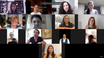 Arjona sorprende a fanáticos al aparecer en videollamada por Zoom