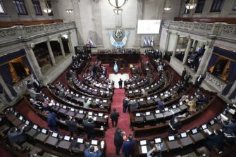 Congreso de Guatemala cerrará el jueves y viernes por incremento de casos de covid-19