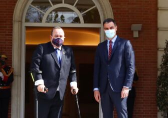 Giammattei dice que ivermectina puede sustituir a la vacuna contra el Covid-19