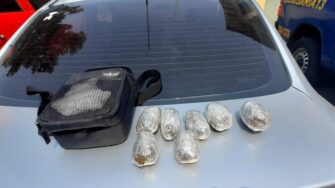 Capturan a sujeto que llevaba siete paquetes con marihuana en su vehículo