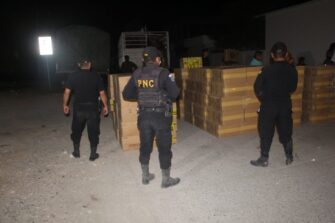 Incautan 10 millones de cigarrillos en Petén; podrían ser de contrabando