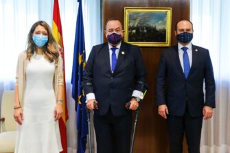 Presidente Giammattei anuncia en España la compra de cinco hospitales