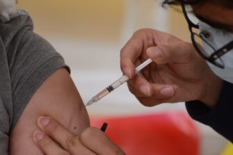 Cómo inscribirse en línea para la fase 2 de vacunación contra el covid-19 en Guatemala