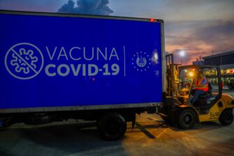 El Salvador ya ha vacunado a más de 500 mil personas