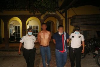 Capturan a dos presuntos motosicarios en Izabal luego de atentado