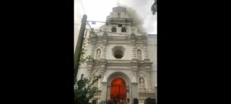 Se incendia iglesia católica en el municipio de Camotán