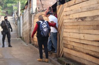 Tras allanamientos localizan Q130 mil y hay ocho capturados por diversos delitos