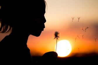 Angustiada abuela denuncia que le quitaron a su nieta que vivía con ella