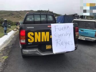 PNC afirma que retiró a unidad con carteles que exigían renuncia de Porras y Reyes