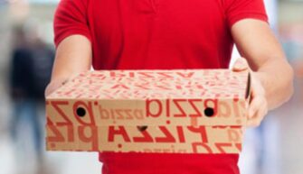 ¿Se puede pedir comida a domicilio durante el toque de queda?