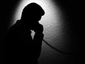 CUIDADO | Ofrecen plazas de trabajo en Salud a cambio de dinero