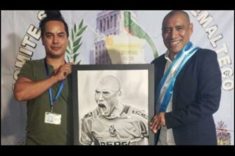 Juan Carlos Plata recibe reconocimiento como Figura Pública 2021