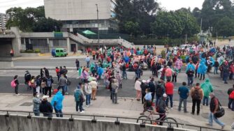 Ex militares protagonizan disturbios en el Congreso de la República