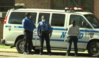 Se cansa de los maltratos de su padrastro hacia su madre y lo mata