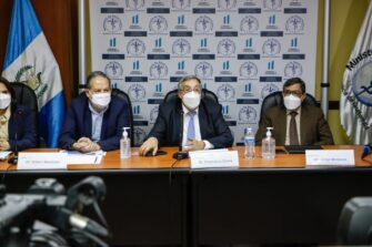 Anuncian la aplicación de tercera dosis en centros de vacunación