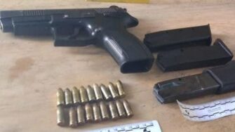 En aparentemente estado de ebriedad apuntaba con arma de fuego a agente de la PMT