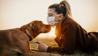 ¿Cómo cuidar a una mascota si paso demasiado tiempo fuera de casa?