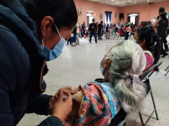 ¿Cómo saber qué centro de educación aplica vacunas en mi municipio?