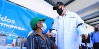 Ingresan más de 680 mil dosis de la vacuna Pfizer