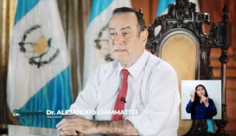 Alejandro Giammattei realiza el tercer programa