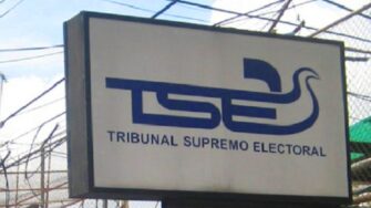 POLITICOS RECIBEN ADVERTENCIA POR EL TRIBUNAL SUPREMO ELECTORAL