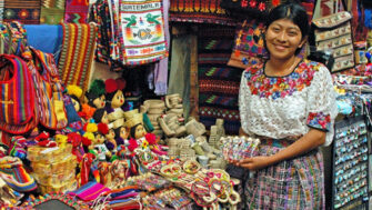 El artesano una pieza fundamental en Guatemala