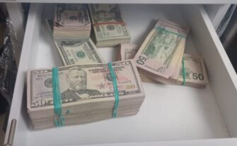 CAPTURADOS | Poseían más de 100 mil dólares e ilícitos en la zona 8 de Mixco