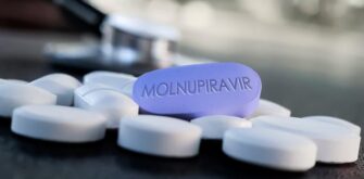 Molnupiravir, primer tratamiento oral contra el Covid-19