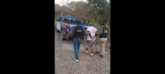 Entregan a autoridades salvadoreñas a sujeto con dos ordenes de captura