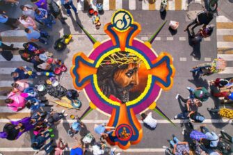 San Martín agradece devoción de voluntarios quienes fabricaron alfombras