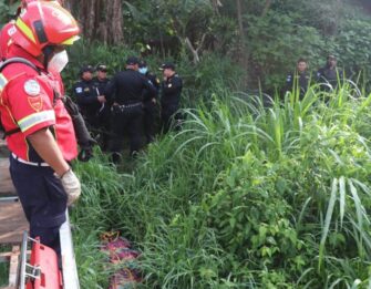 Localizan tres cadáveres envueltos en sábanas en Villa Nueva