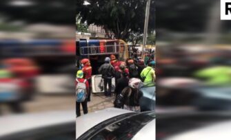 HECHOS | Tras volcar un bus, ayudante fallece