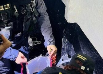 Encuentran alcohol y celulares tras requisa en centro de zona 18