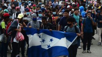 Anuncian llegada de nueva caravana de migrantes hondureños